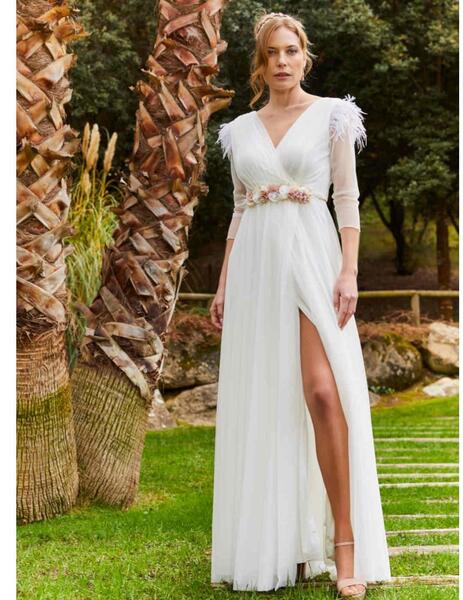 Vestido novia mangas plumas