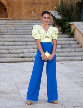 Conjunto de pantalón y top azul/amarillo