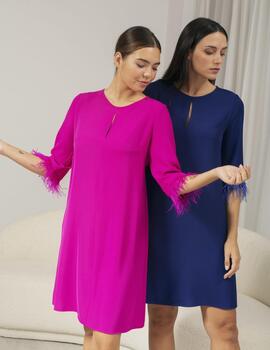 Vestido evasé plumas fucsia