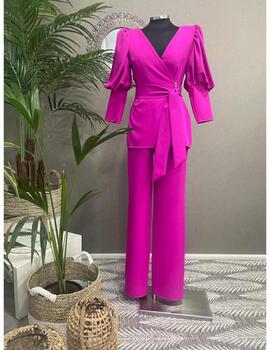 Conjunto pantalón y chaqueta fucsia