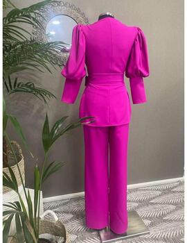 Conjunto pantalón y chaqueta fucsia