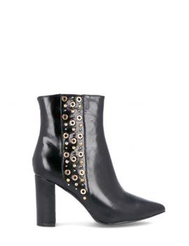 Botin negro tachuelas