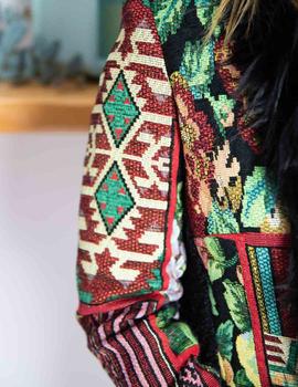 Abrigo Arggido estampado tapiz