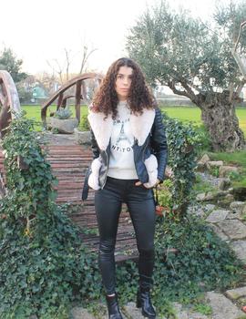 Cazadora negra con pelo beige mujer