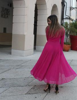 Vestido Carla Ruiz plisado fucsia