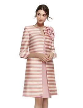 Conjunto abrigo y vestido en rosa