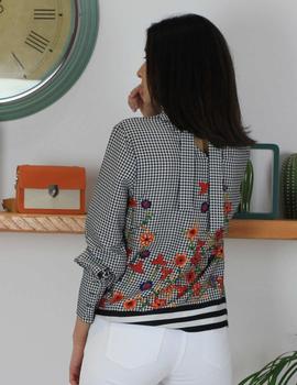 Blusa pata de gallo estampada